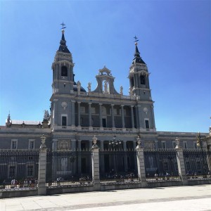 Cathedral de la Almudena exterior palace side (Large)