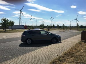 Ford S-MAX and windmills (Large)