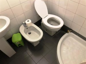 Rome Bathroom (Medium)